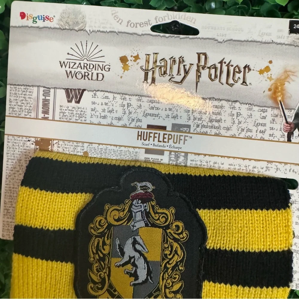 Harry Potter Scarf Wizarding World Hufflepuff Themed Dress Up Costume Accessory